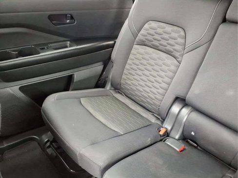 Used 2024 Nissan Pathfinder SV image 16