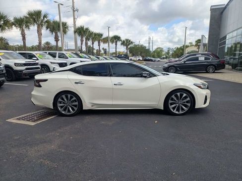 Used 2022 Nissan Maxima Platinum w/ Sport Mat Group FWD image 2