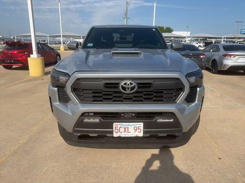 Used 2024 Toyota Tacoma TRD Sport image 9