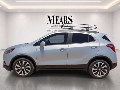Used 2018 Buick Encore Essence FWD image 2