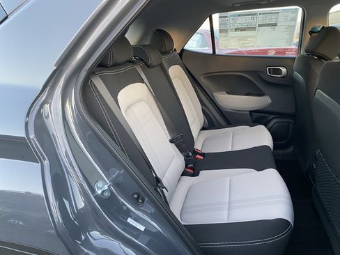 New 2025 Hyundai Venue SEL image 37