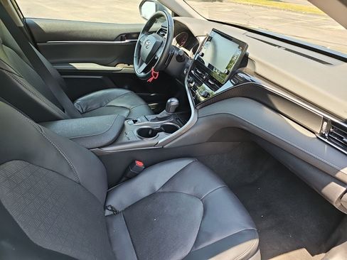 Used 2023 Toyota Camry XSE FWD image 10