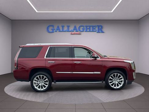 Used 2020 Cadillac Escalade Premium Luxury AWD/4WD image 3