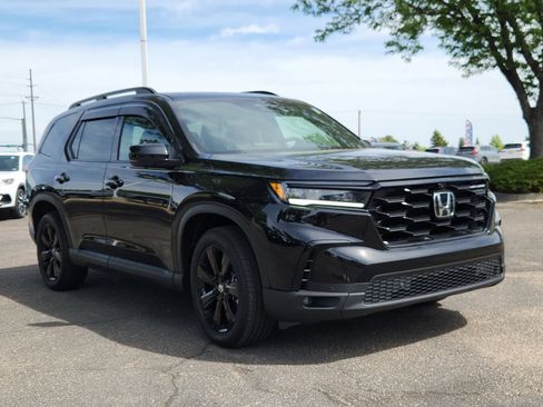 Certified 2025 Honda Pilot Black Edition image 7