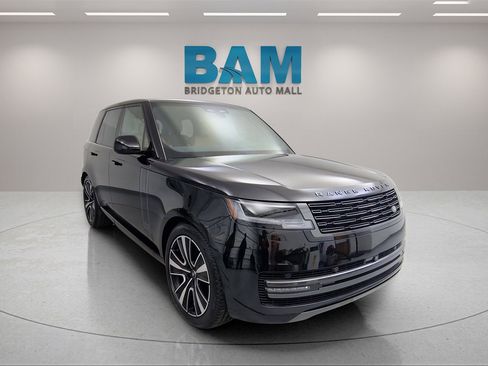 Used 2025 Land Rover Range Rover SE image 10