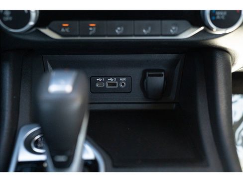 Used 2024 Nissan Sentra SV FWD image 19