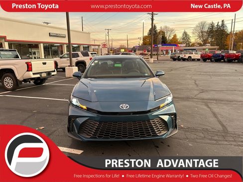 New 2026 Toyota Camry SE FWD image 2
