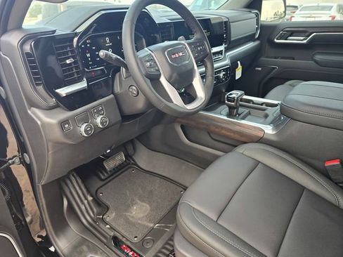 New 2026 GMC Sierra 1500 SLT image 18