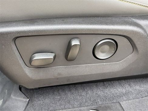 Used 2024 Chevrolet Colorado ZR2 w/ Technology Package image 28