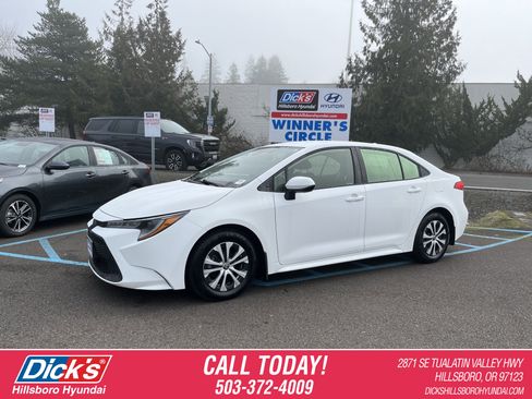 Used 2021 Toyota Corolla LE w/ Carpet Mat Package (TMS) image 1