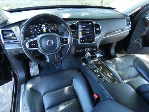 Used 2018 Volvo XC90 T6 Momentum w/ Convenience Package image 23