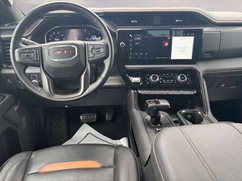 Used 2024 GMC Sierra 1500 AT4 w/ Technology Package AWD/4WD image 10