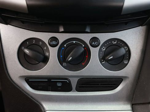 Used 2012 Ford Focus SE FWD image 24
