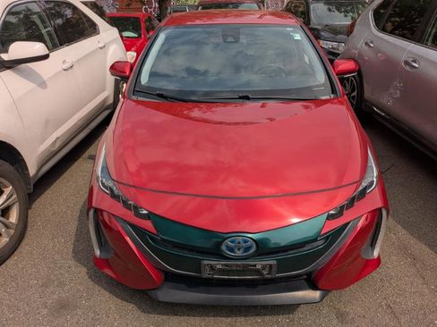 Used 2018 Toyota Prius Prime Premium w/ Carpet Mat Package image 2