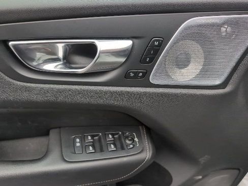 Used 2023 Volvo XC60 B5 Ultimate image 19