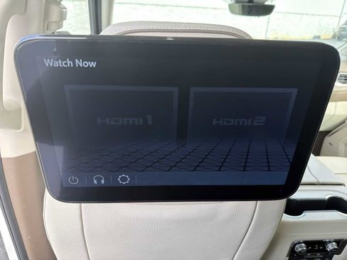 Used 2024 GMC Yukon Denali w/ Denali Reserve Package image 23