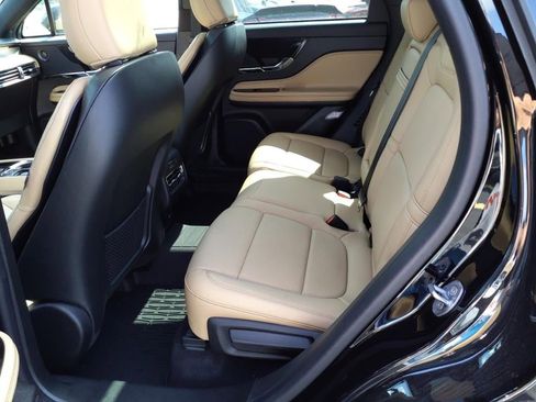 New 2023 Lincoln Corsair Reserve w/ Equipment Group 202A image 34