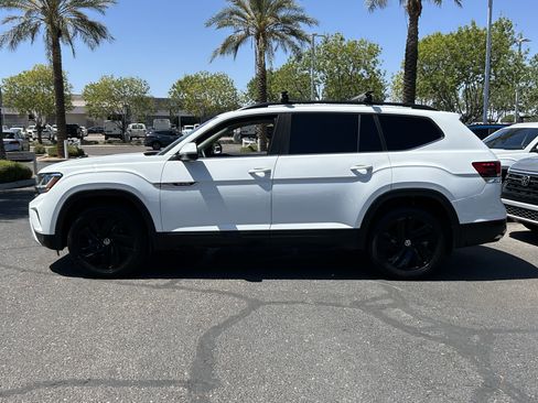 Used 2021 Volkswagen Atlas SE FWD image 2