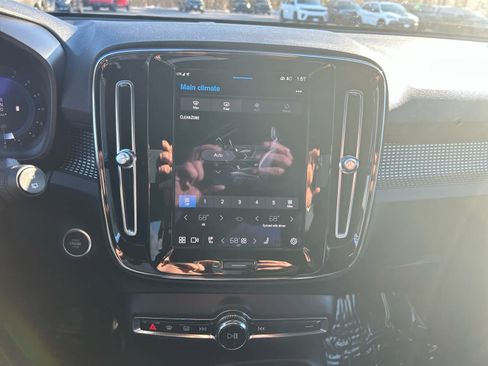 Used 2023 Volvo XC40 B5 Plus w/ Driver Assist Package image 27