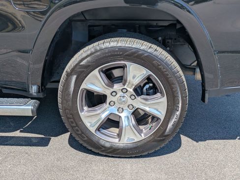 Used 2022 RAM 1500 Laramie w/ Sport Appearance Package image 8