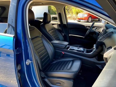 Used 2022 Ford Edge SEL image 8