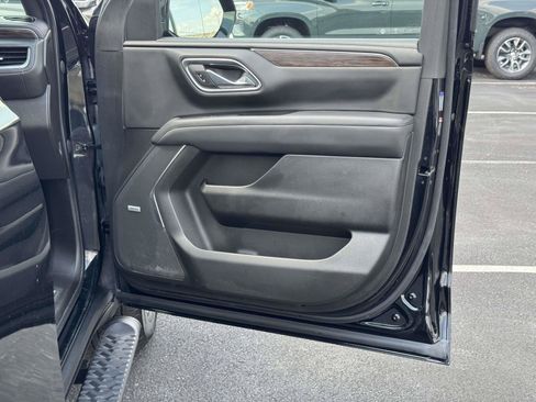 Used 2023 Chevrolet Suburban Z71 w/ Z71 Off-Road Package AWD/4WD image 14