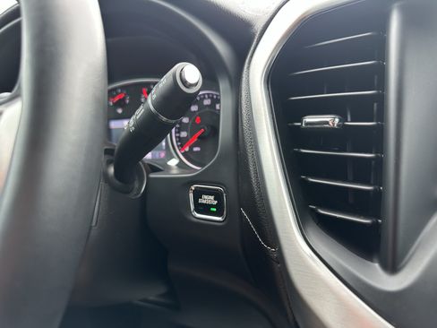 Certified 2023 GMC Acadia SLT AWD/4WD image 28
