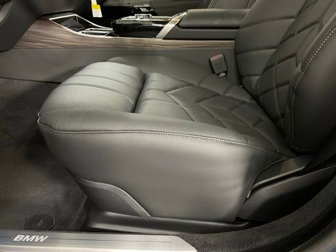 Used 2024 BMW i7 xDrive60 image 35