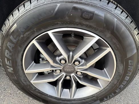 Used 2021 Jeep Grand Cherokee Limited image 10