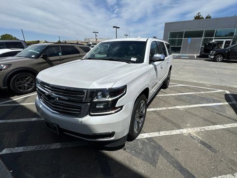 Used 2018 Chevrolet Suburban Premier AWD/4WD image 2