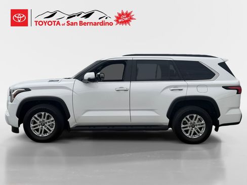 Certified 2025 Toyota Sequoia SR5 AWD/4WD image 2