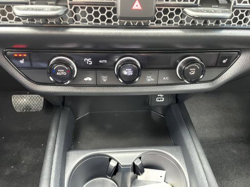 Used 2023 Honda HR-V Sport image 18
