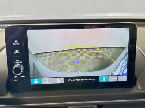 Certified 2025 Honda Pilot Touring image 13