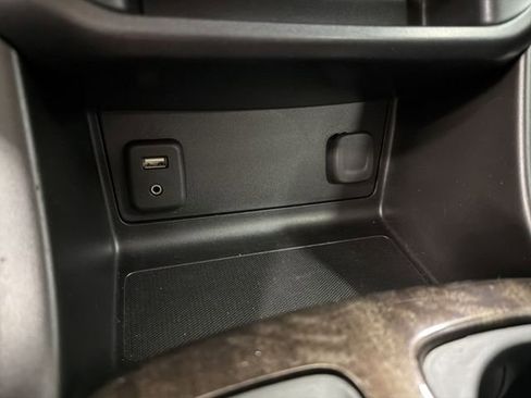 Used 2018 GMC Canyon SLE w/ SLE Convenience Package image 25