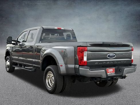Used 2019 Ford F350 XLT image 6