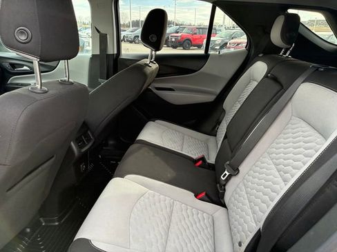 Used 2019 Chevrolet Equinox LT w/ Driver Convenience Package image 12