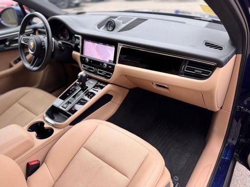 Used 2023 Porsche Macan AWD/4WD image 25