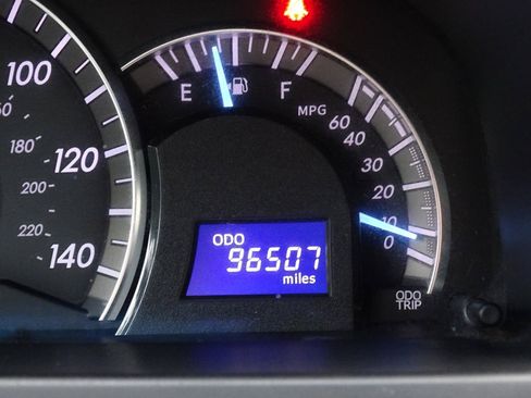 Used 2012 Toyota Camry SE FWD image 30