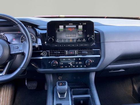 Used 2023 Nissan Pathfinder SL w/ Lighting Package (N92) AWD/4WD image 9