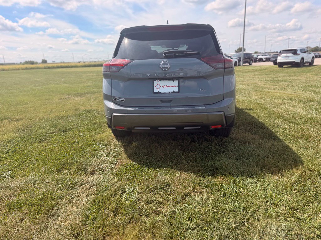 Used 2024 Nissan Rogue SL w/ SL Premium Package FWD image 6