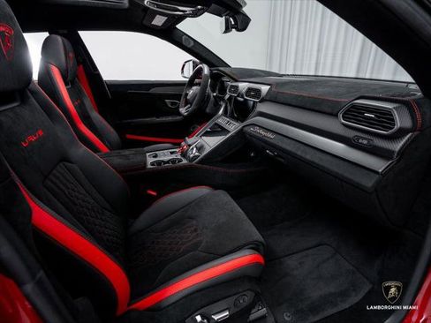 Used 2023 Lamborghini Urus Performante AWD/4WD image 45