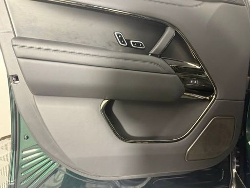 Certified 2025 Land Rover Range Rover SV image 14