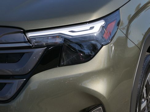 Certified 2026 Subaru Forester Premium AWD/4WD image 9