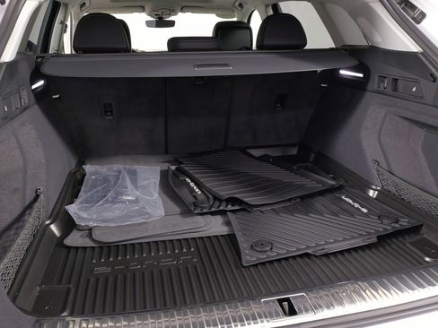 Used 2024 Audi Q8 e-tron Premium Plus w/ Premium Plus Package image 65