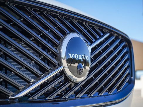 New 2026 Volvo XC60 T8 Ultra w/ Protection Package Premier AWD/4WD image 11