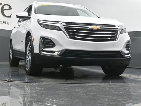 Used 2022 Chevrolet Equinox Premier image 3