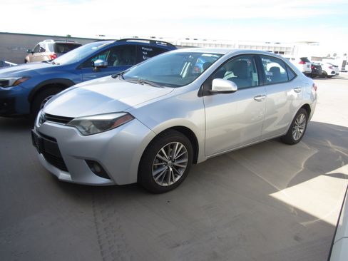 Used 2015 Toyota Corolla LE image 1