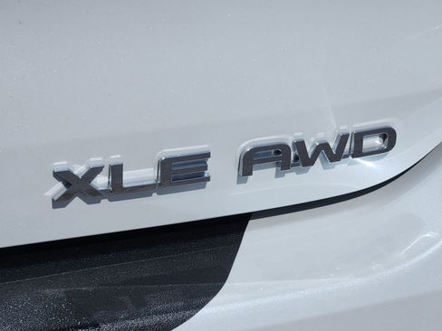 New 2026 Toyota Highlander XLE AWD/4WD image 12