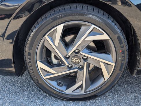 Used 2024 Hyundai Elantra SEL w/ Convenience Package image 13