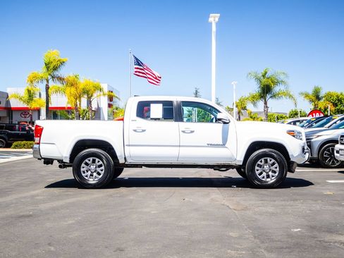Used 2017 Toyota Tacoma SR5 w/ Tow Package RWD image 15